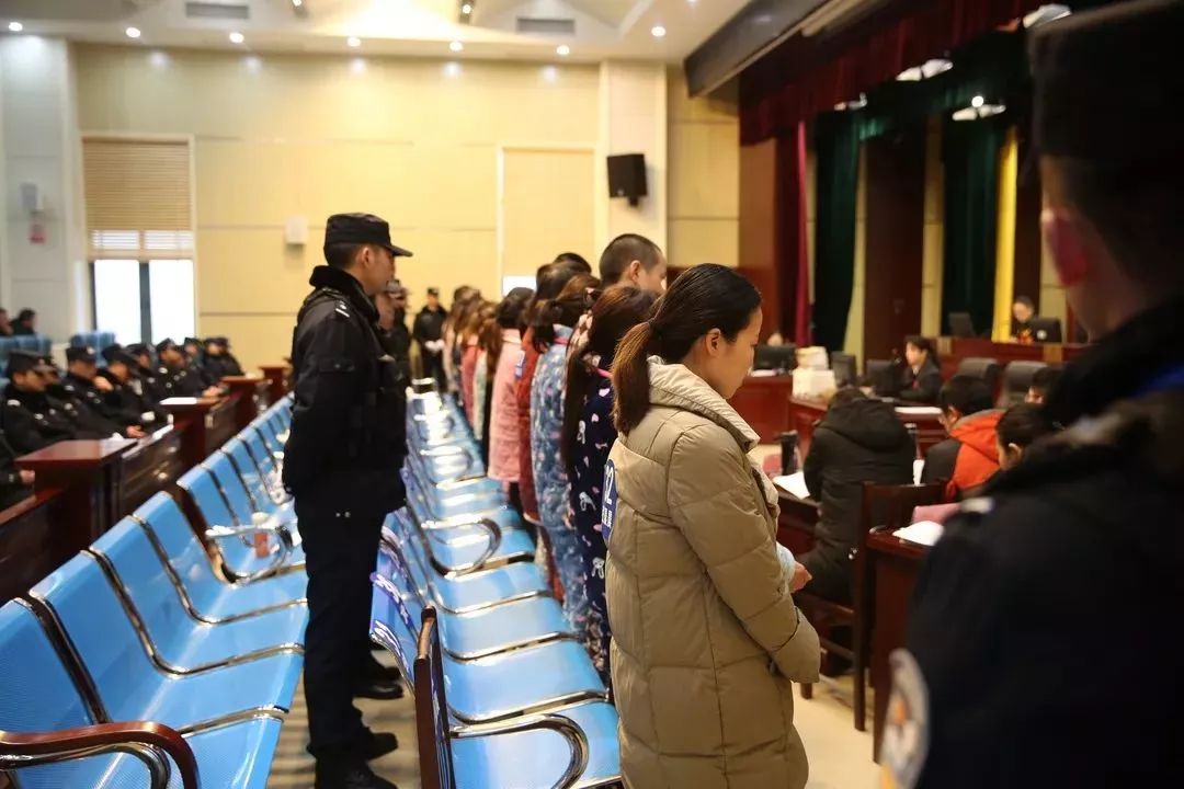 32名诈骗罪嫌疑人在泾县被公诉