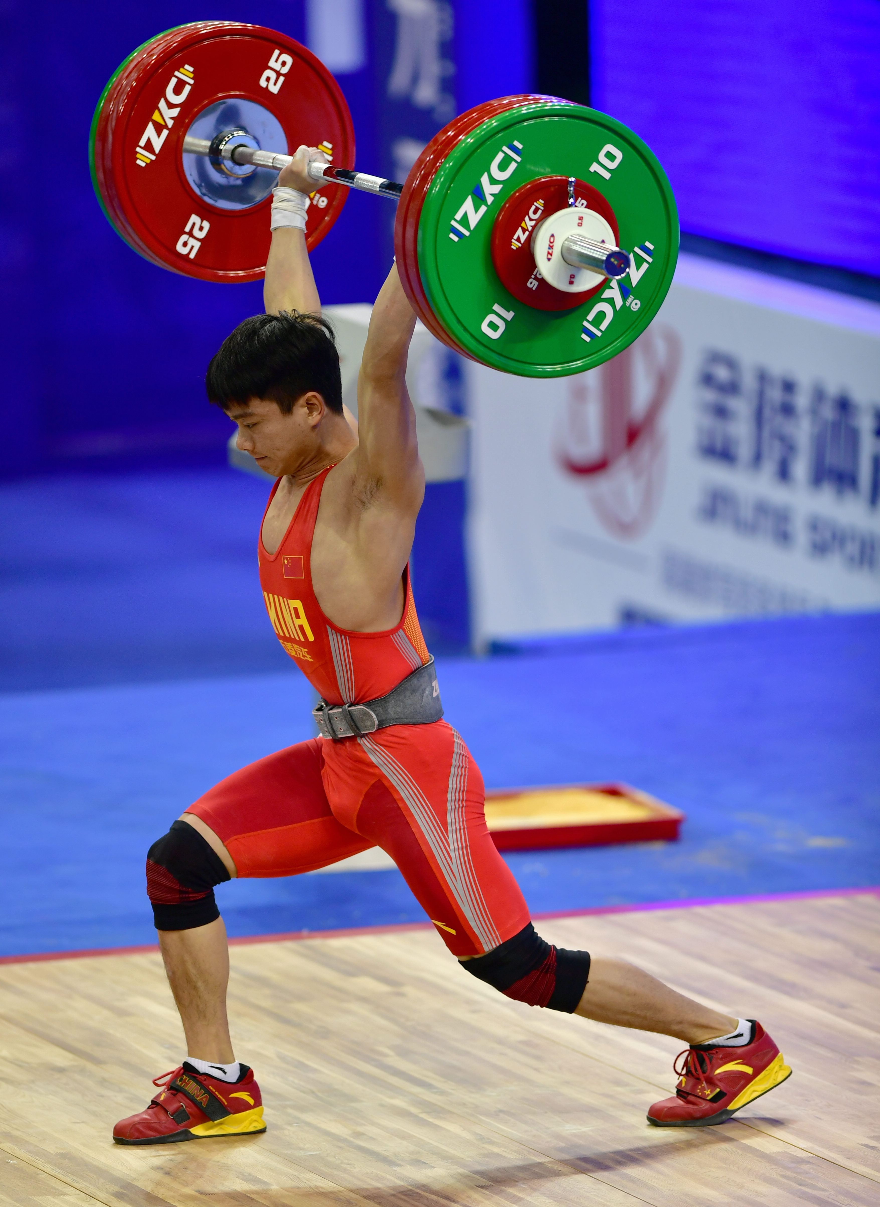 举重——世界杯赛:王浩获男子61公斤级总成绩季军