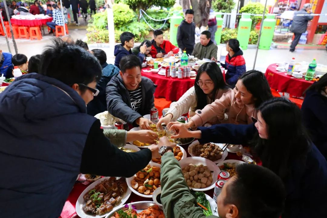 大場面!麻涌大步萬人宴,吃的是感覺是震撼