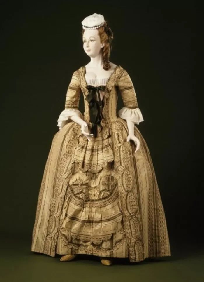 英国贵族裙子图片