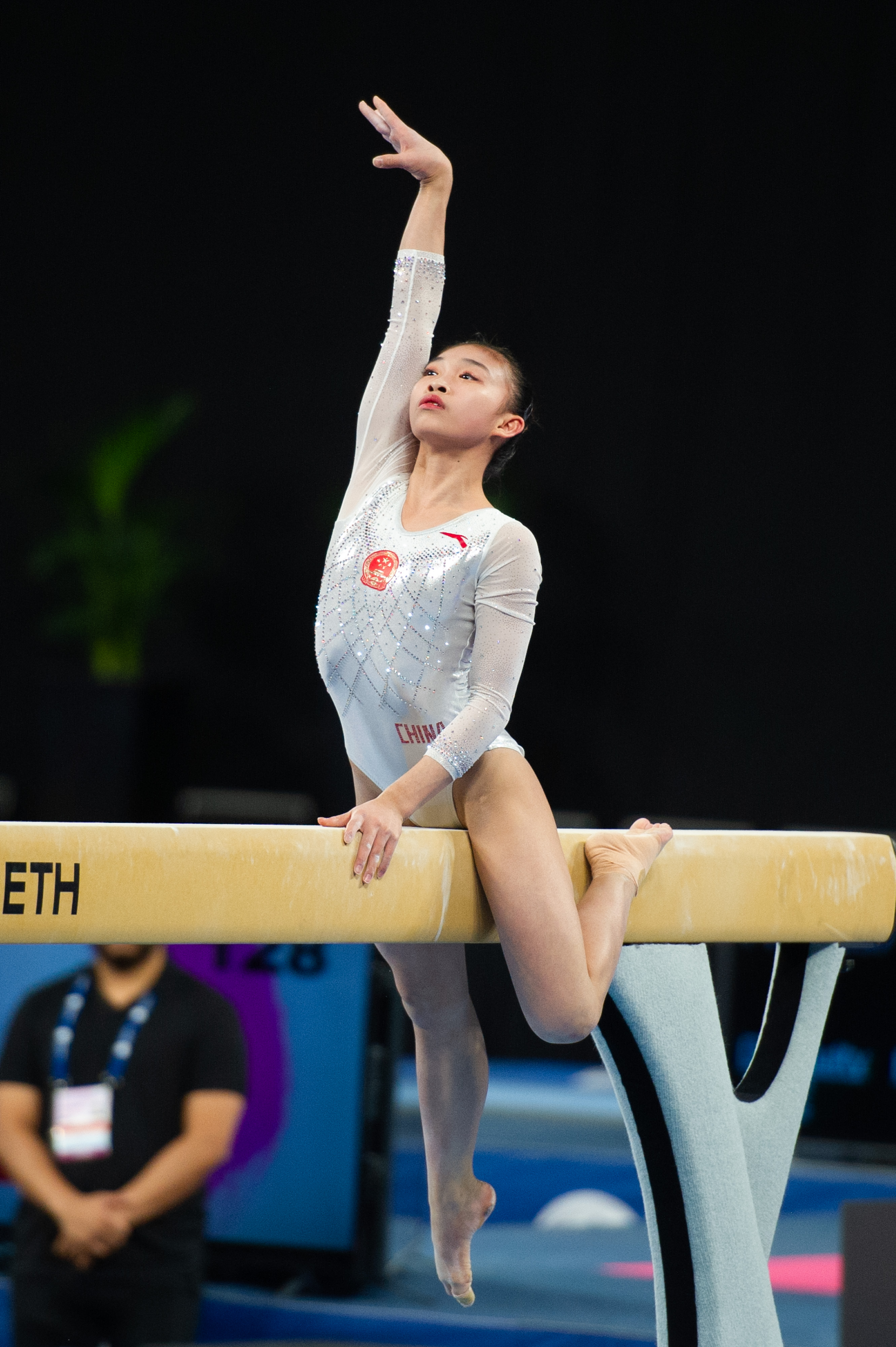 中国平衡木冠军女子图片