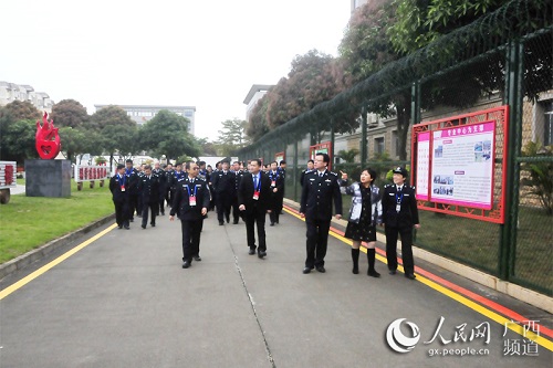 与会人员到广西女子强制隔离戒毒所观摩