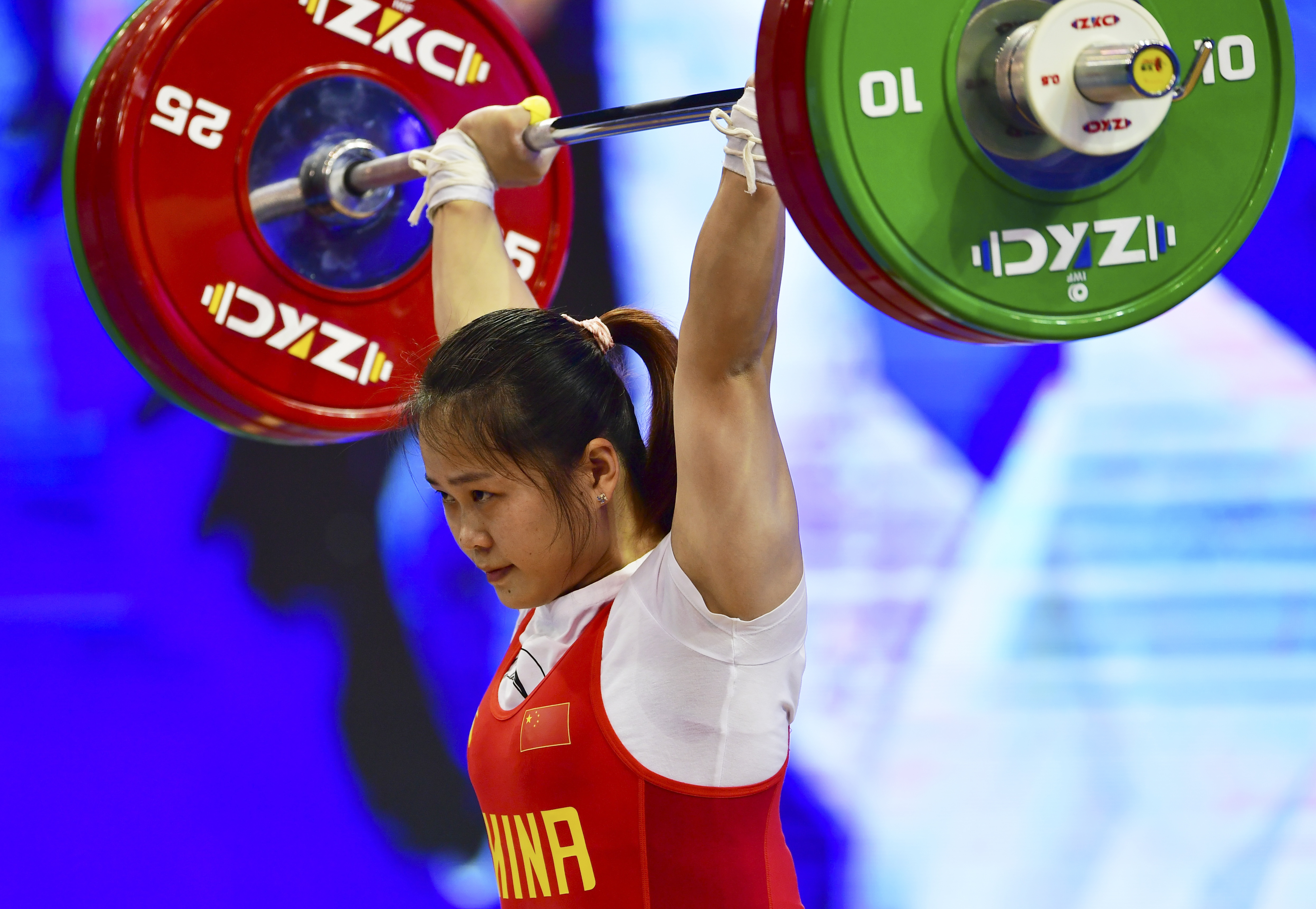 中国举重女冠军照片图片