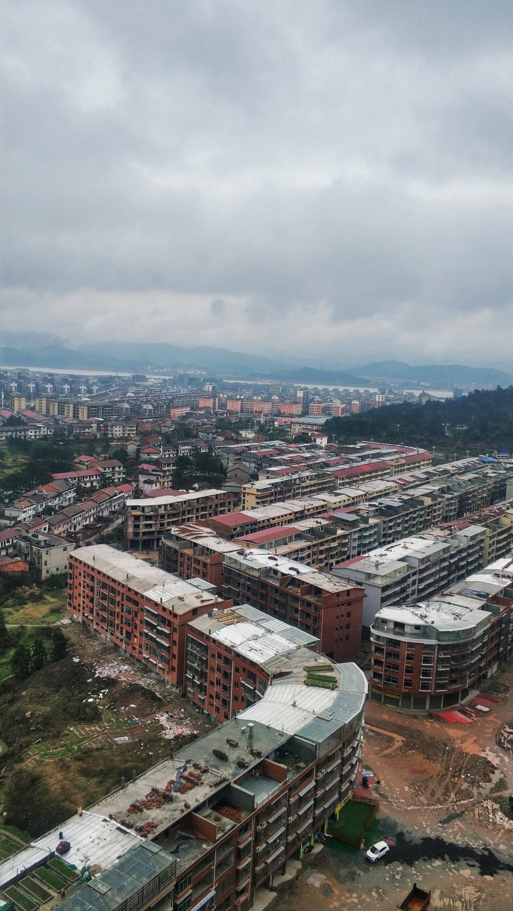 江西省抚州市南城县连续阴雨天空下令人牵肠挂肚的美