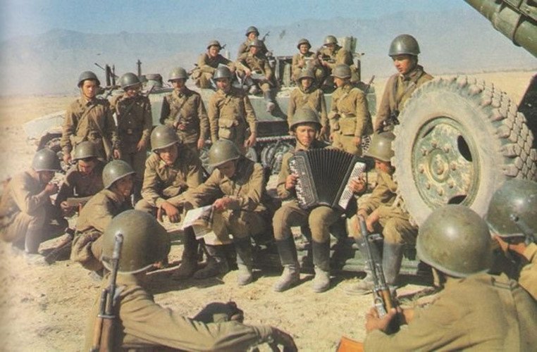 入侵阿富汗苏联军队老照片,14453名士兵客死异国他乡