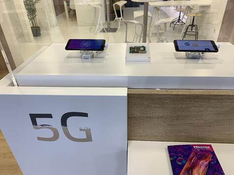 《海信5G手机亮相2019MWC，计划今年上市》