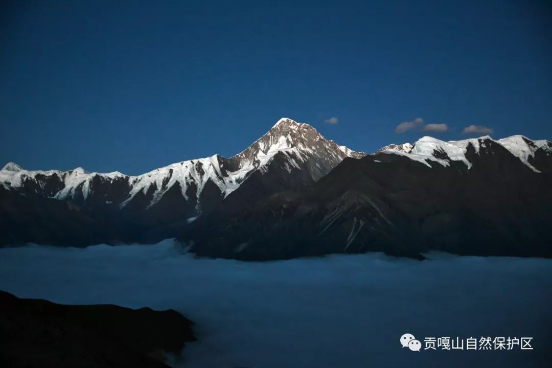 藏匿於貢嘎之下,是你未曾見過的冰雪世界_冰川