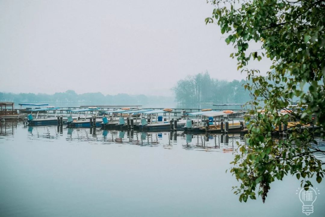 真的一处一风景没错了西里湖环绕,还有小桥流水,成群假山沿着杨公堤一