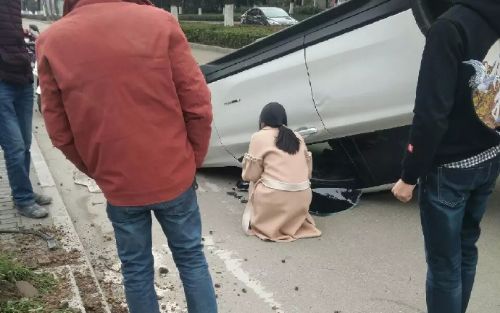 中国女司机车祸集锦图片