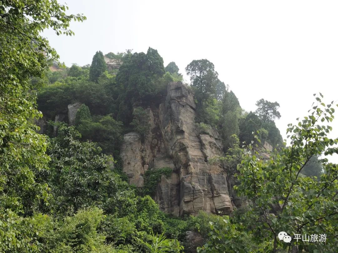 王坡鄉——王母山景區景區地址:河北省石家莊市平山縣王坡鄉景區熱線