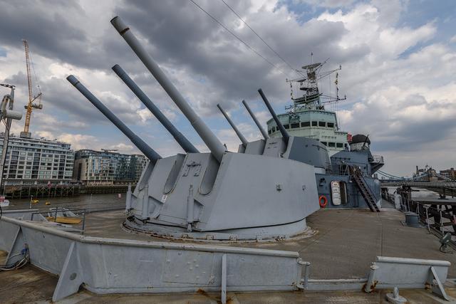 圖解英國皇家海軍貝爾法斯特號輕巡洋艦