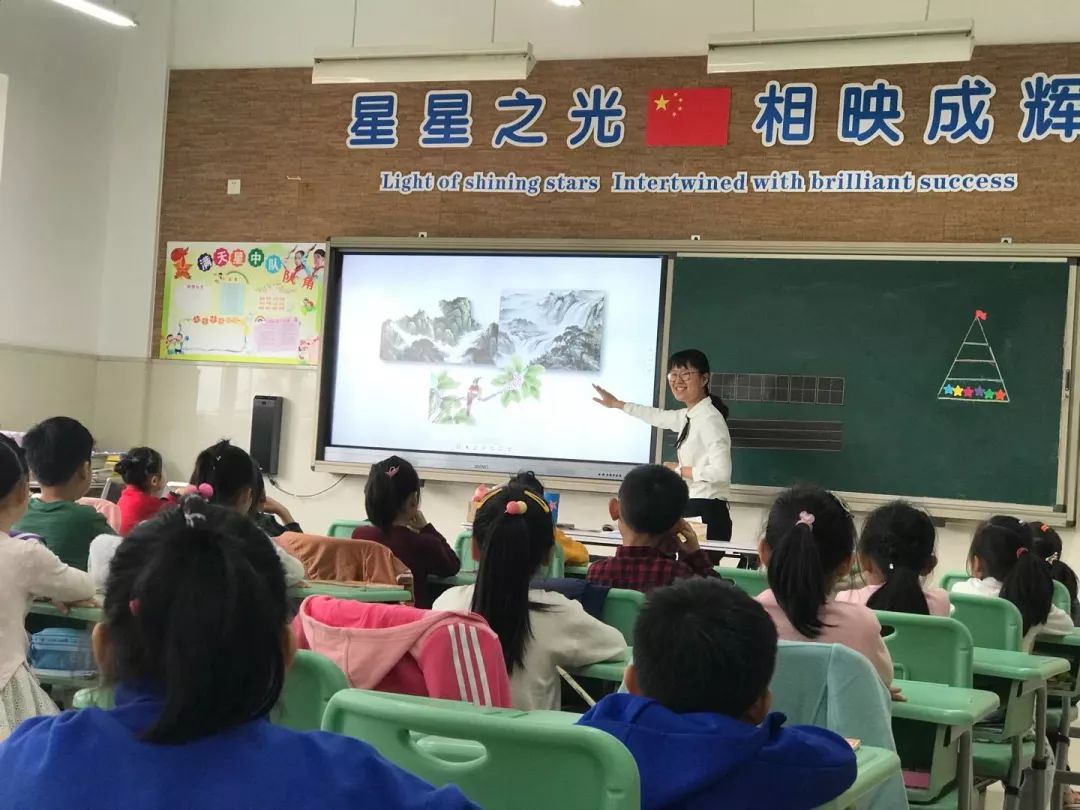 滨江新打造的公办小学这所浓浓江南风的校园叫春晖