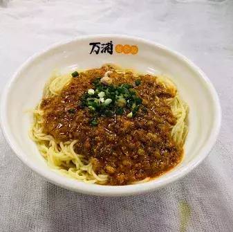 食是你一定不能錯過的美食是麵食與小炒完美結合是陳師傅歷經20多年的