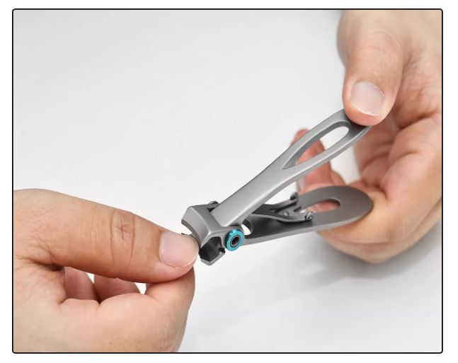 杠杆原理的运用使得剪指甲更加轻松,买再多的各种花样的指甲钳都不如