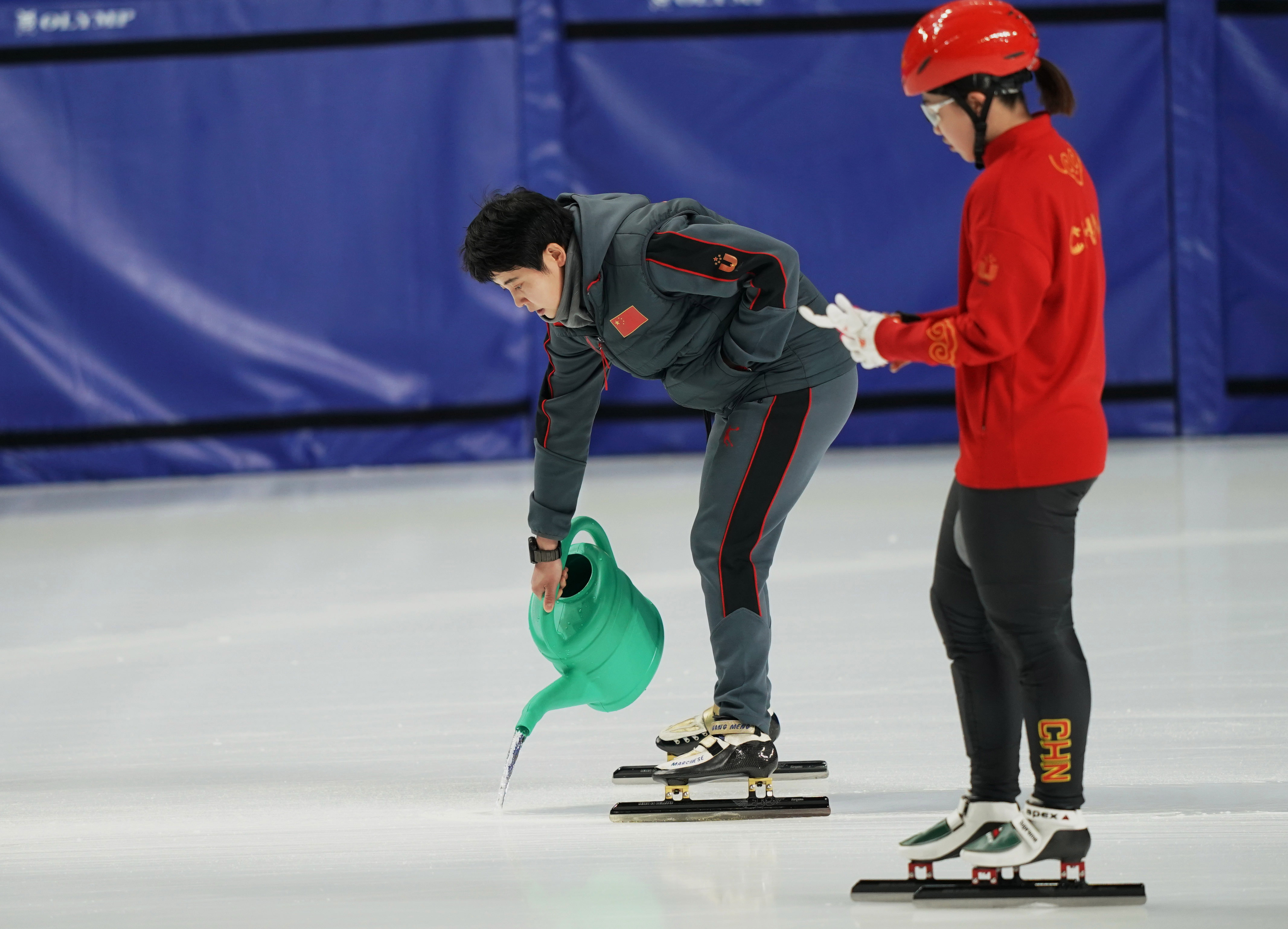 短道速滑中国队进行适应性训练