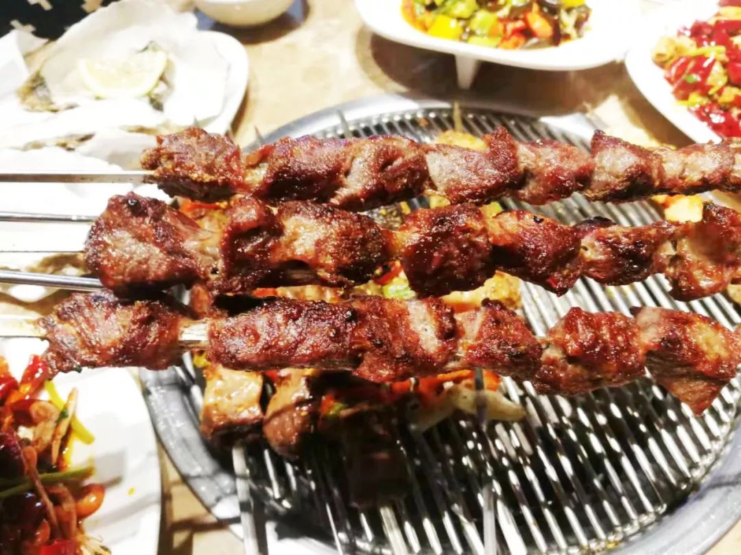 烤麂子肉串图片