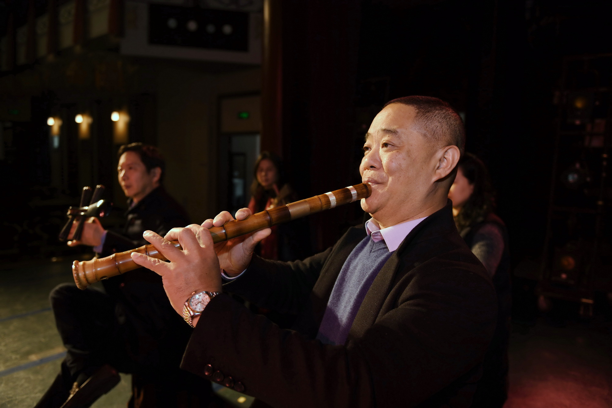 3月1日,泉州市南音乐团演员王大浩在泉州市南音传承中心排练.