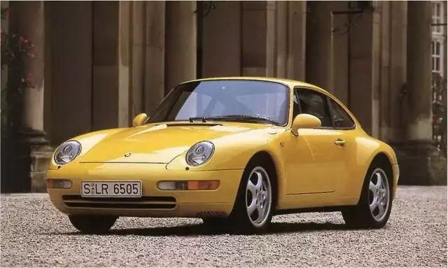 第四代保時捷911(993)1993～1988年此外,這代車型在時速高於80時,後部