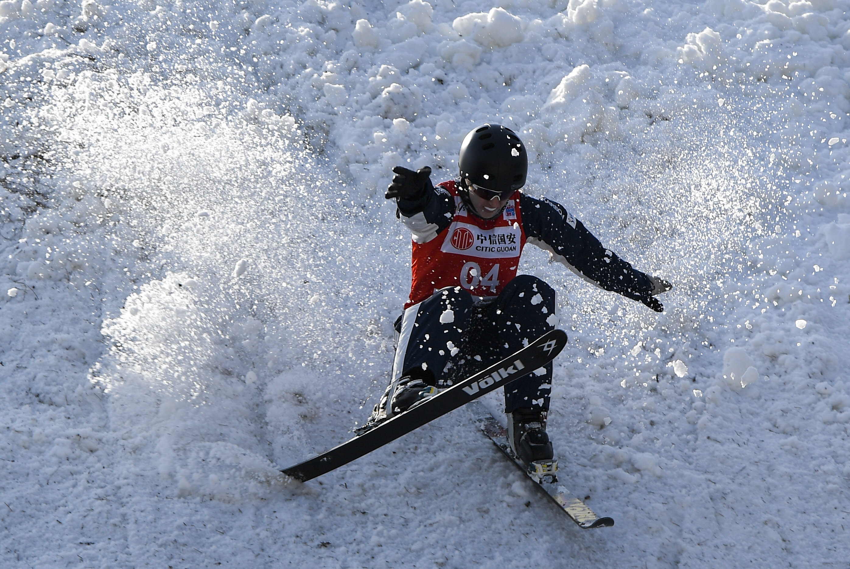 自由式滑雪——空中技巧世界盃中國站:澳大利亞選手奪得女子組冠軍