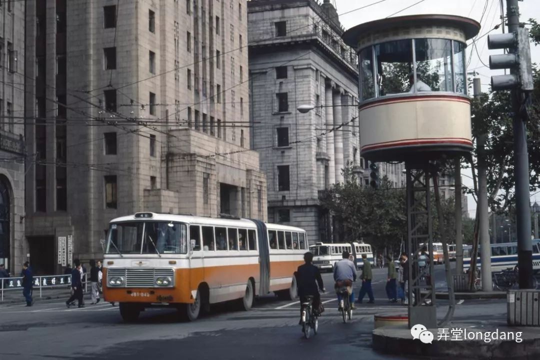 上海公交车80年代图片