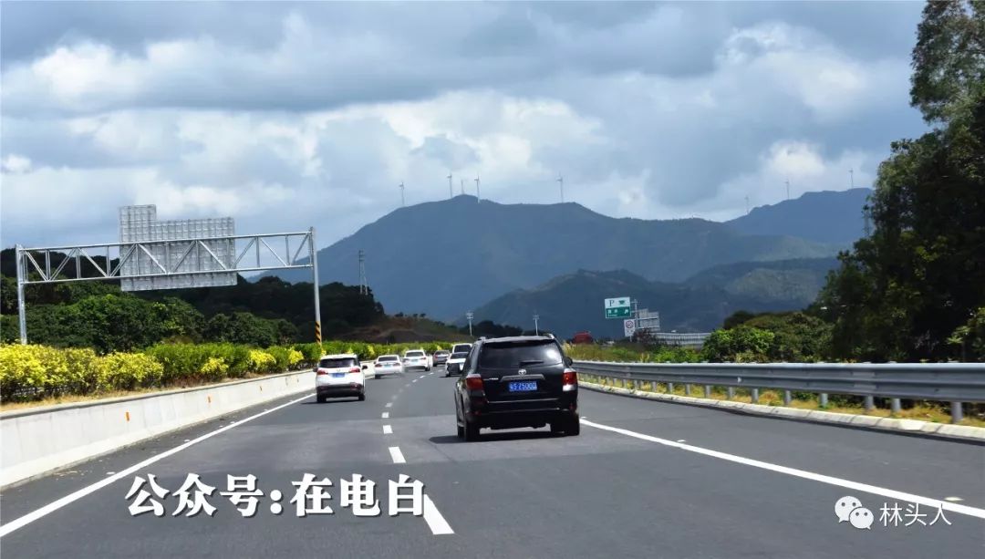 包茂高速前往浮山岭沿途风光下面请欣赏如果说沈海高速是沿海平原田园