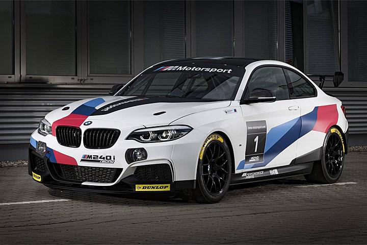 圖為 m240i racing cup.