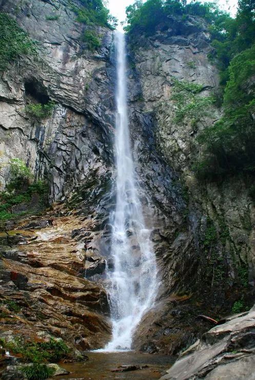 男士門票價格:48元(原價:95元) 景區位置:六安市霍山縣太陽鄉金竹坪村