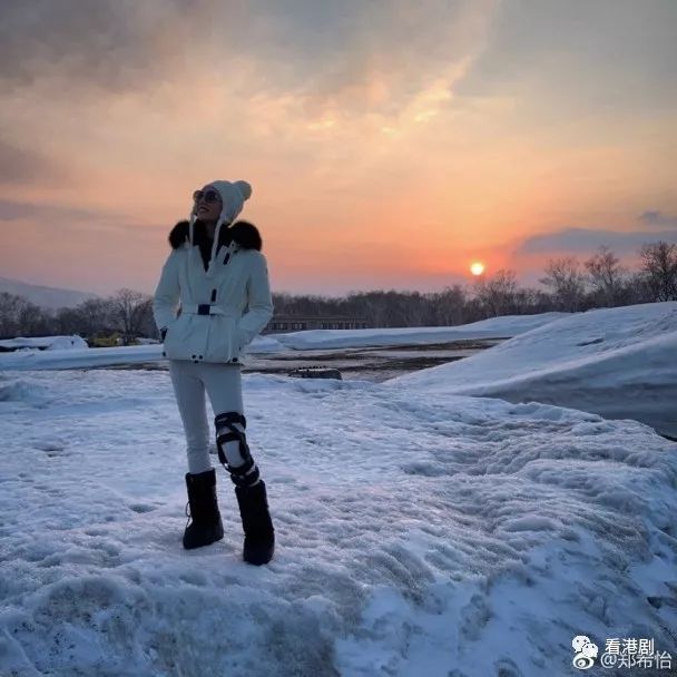 郑希怡(yumiko)近日同老公梁学储(andy)去咗日本滑雪,不过yumiko期间