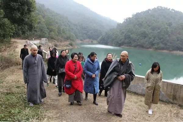 民盟市委开展庆三八药山寺文化之旅活动