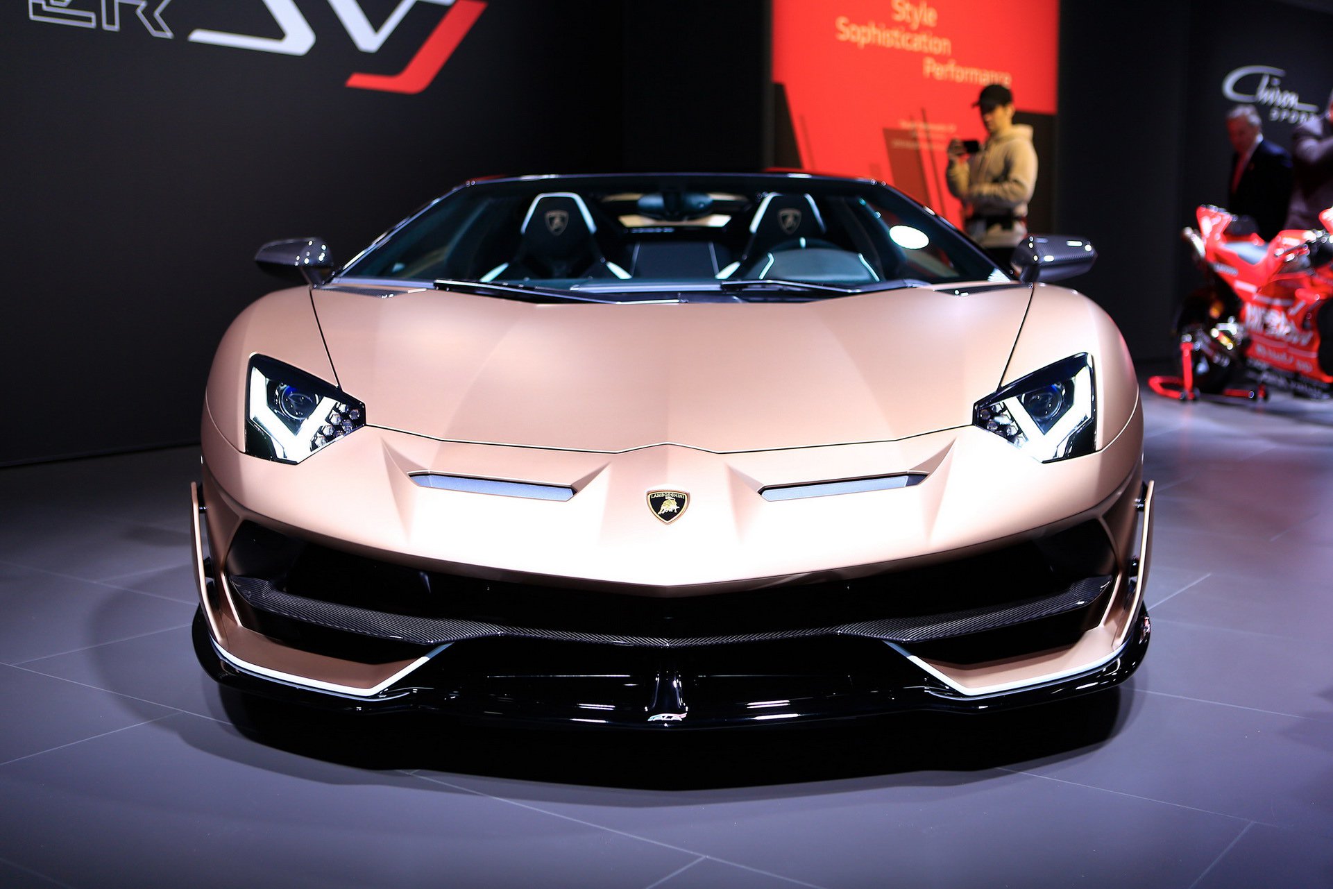 兰博基尼aventador svj敞篷跑车