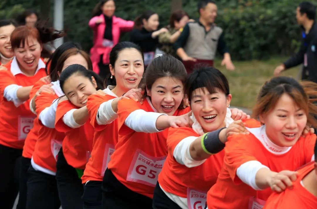全区广大妇女将在党的十九大精神和中国妇女十二大精神的指导下,在区