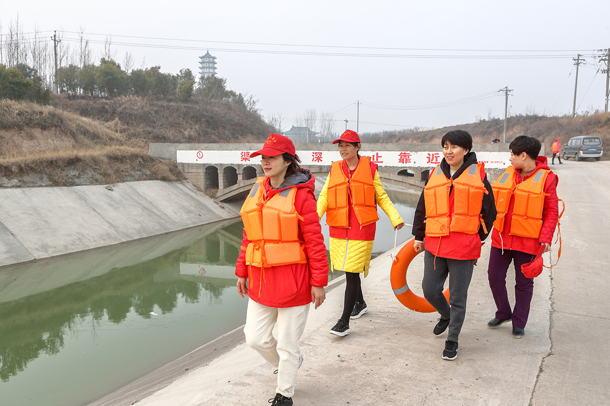 河南省陸渾水庫管理局巾幗志願者服務隊到灌區開展防溺水