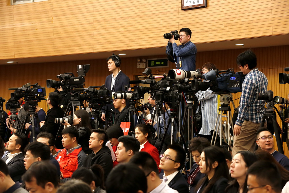 直击人大记者会 发展改革委释"大力推动经济高质量发展"新政