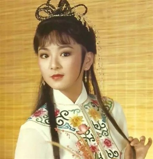 毛舜筠在1977年《红楼梦》中扮演林黛玉