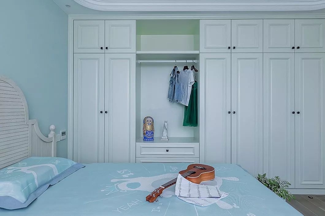 卧室装白色衣柜,优雅大方,舒适明亮!