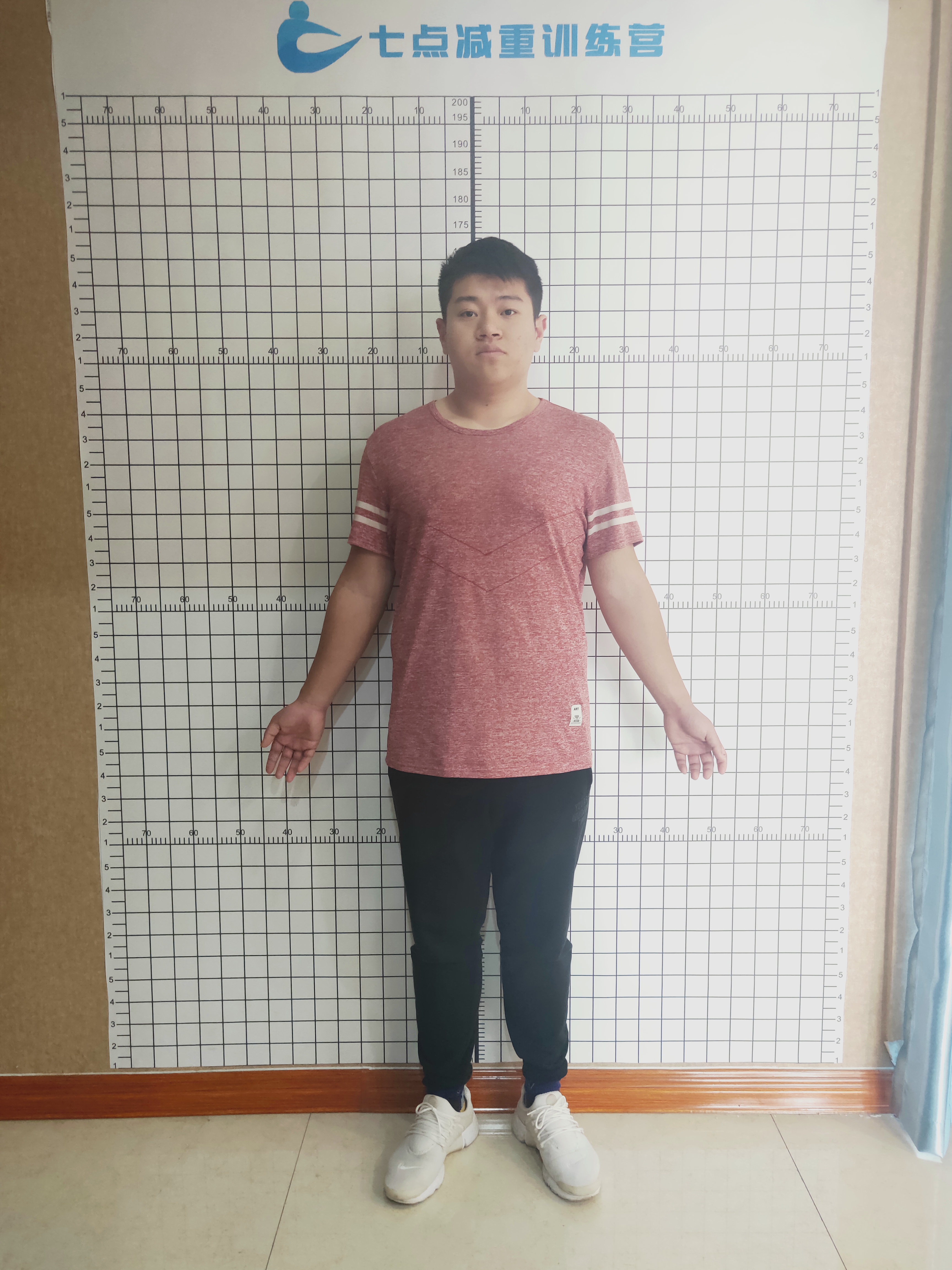 男生180体重150斤的样子图片