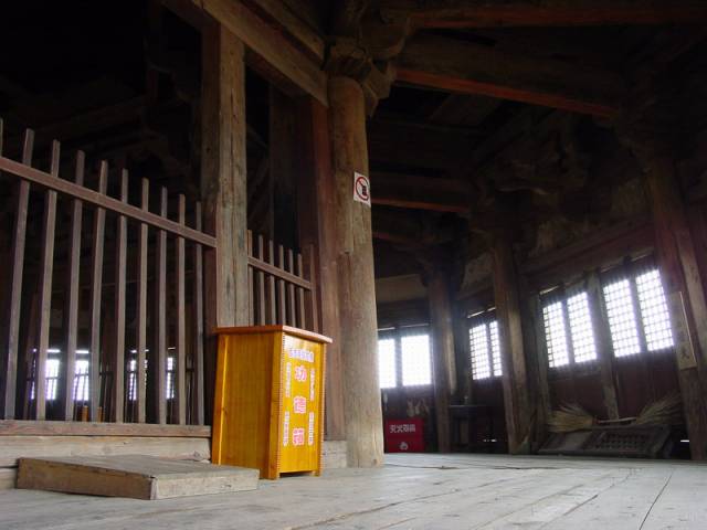 嵩岳寺塔内部图片