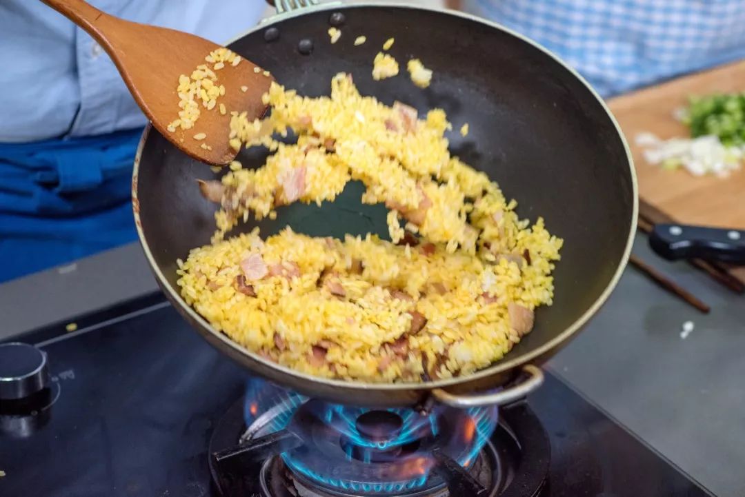 同樣的做法,不同的食材,這個臘肉很特別 | 臘味黃金炒飯