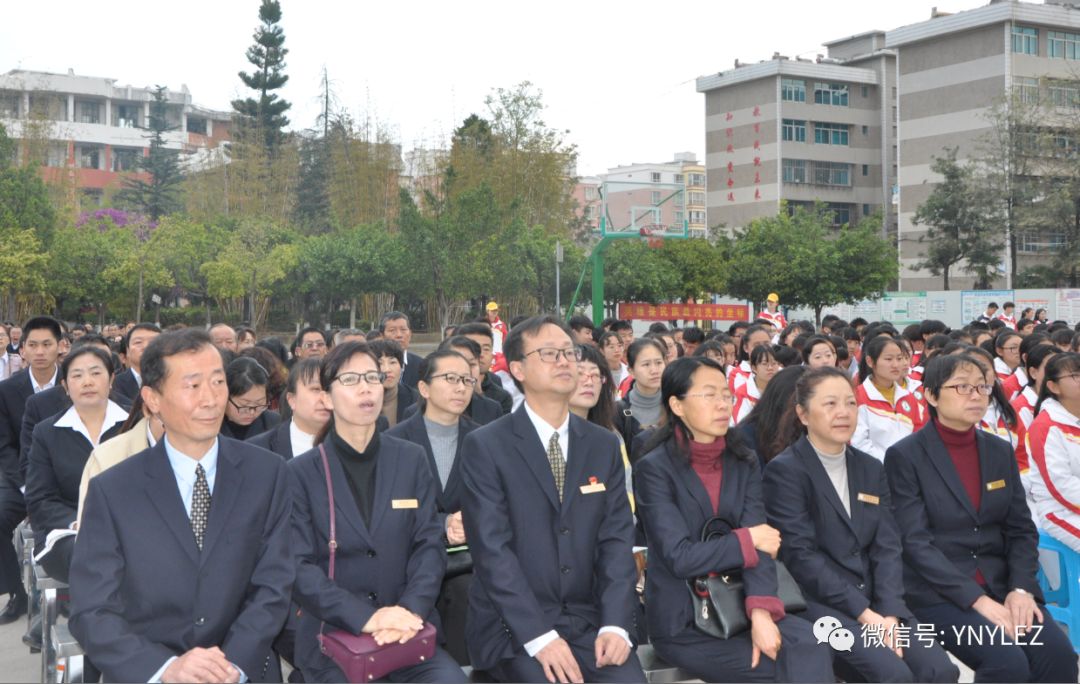 全國一級戰鬥英雄史光柱到宜良二中舉行英模事蹟報告會