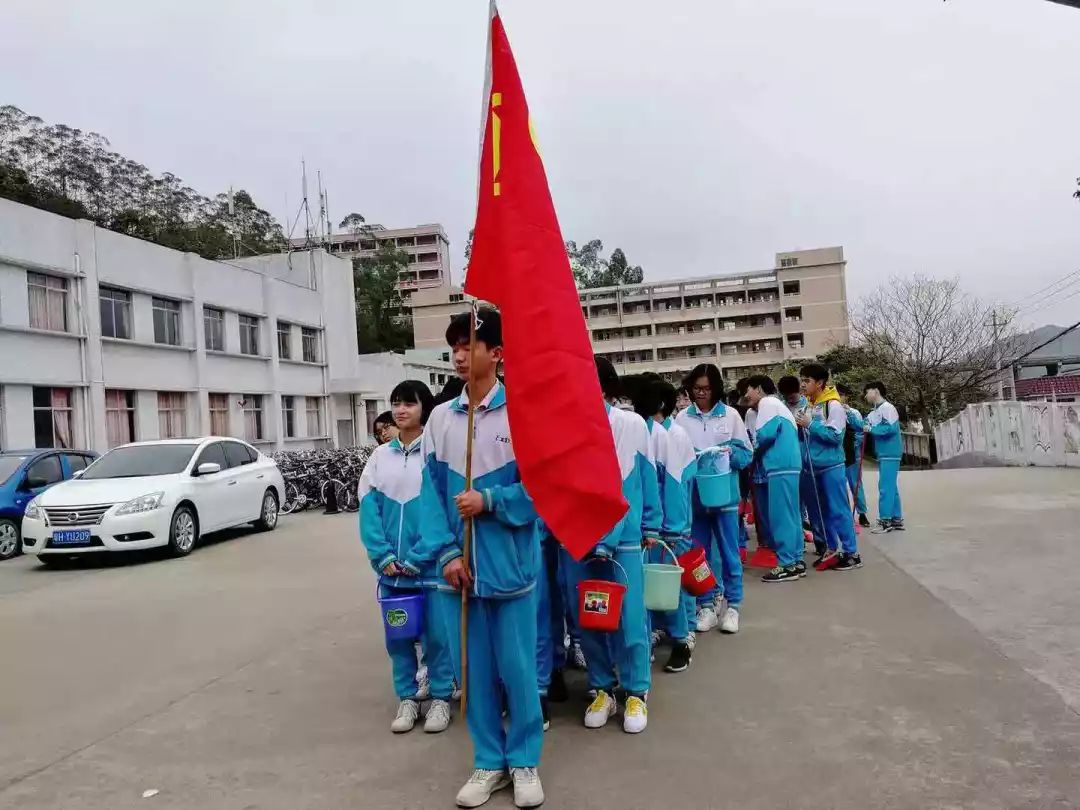 推動學雷鋒志願服務在全社會蔚然成風,3月5日,封開縣各