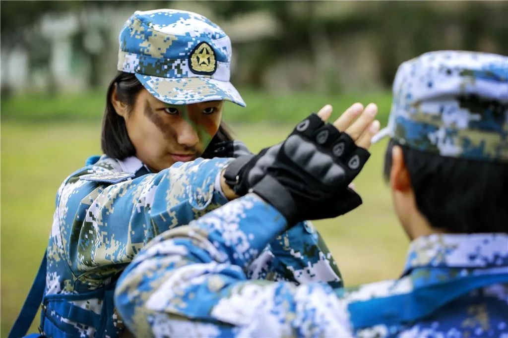 海军陆战队女兵 女子图片