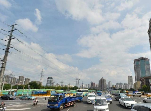 上海市武宁路的十字路口上海市武宁路的地下部分经过改造之后,将形成