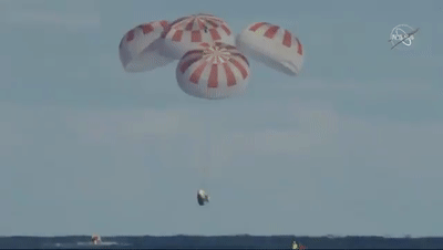 SpaceX载人版龙飞船成功返回地球