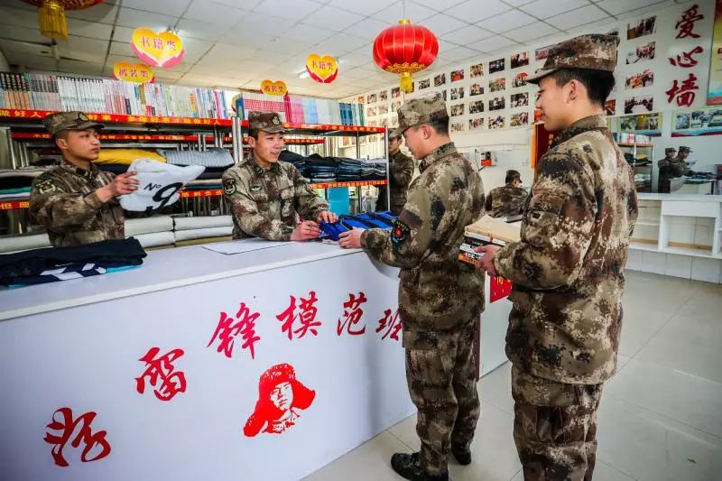 聚焦雲龍向雷鋒學習向王傑部隊學雷鋒模範班學習