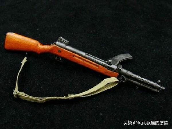 百式冲锋枪百式冲锋枪在1940年正式量产后,虽然在1941年2月起装备部队