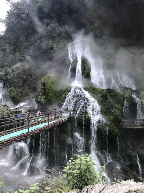 世界最大温泉瀑布图片