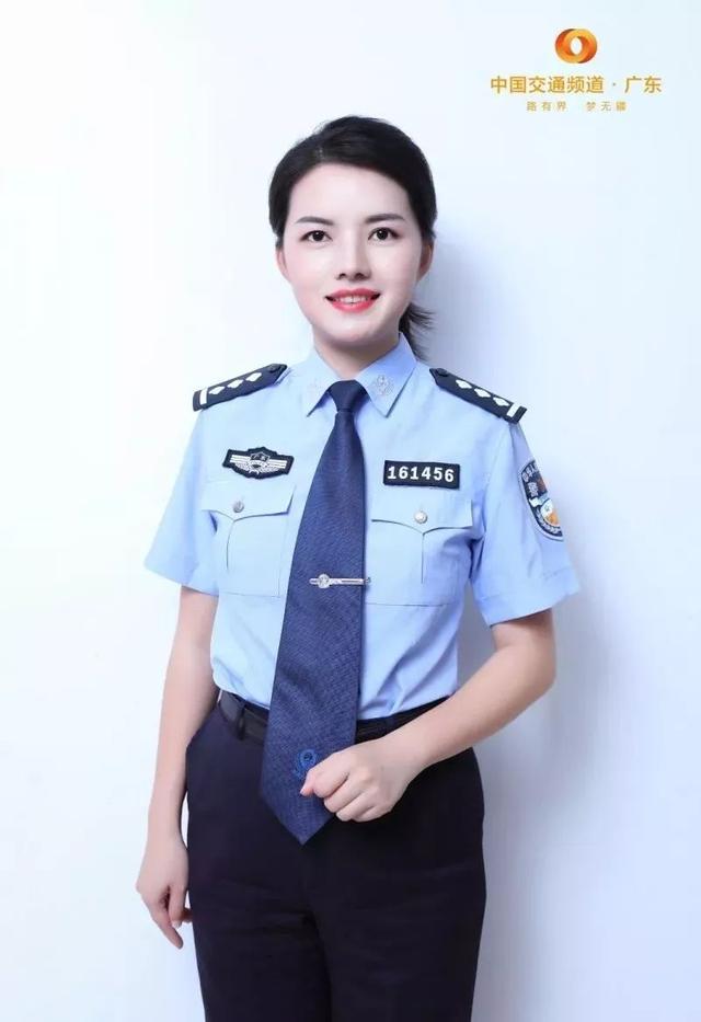 中国女交警服装图片