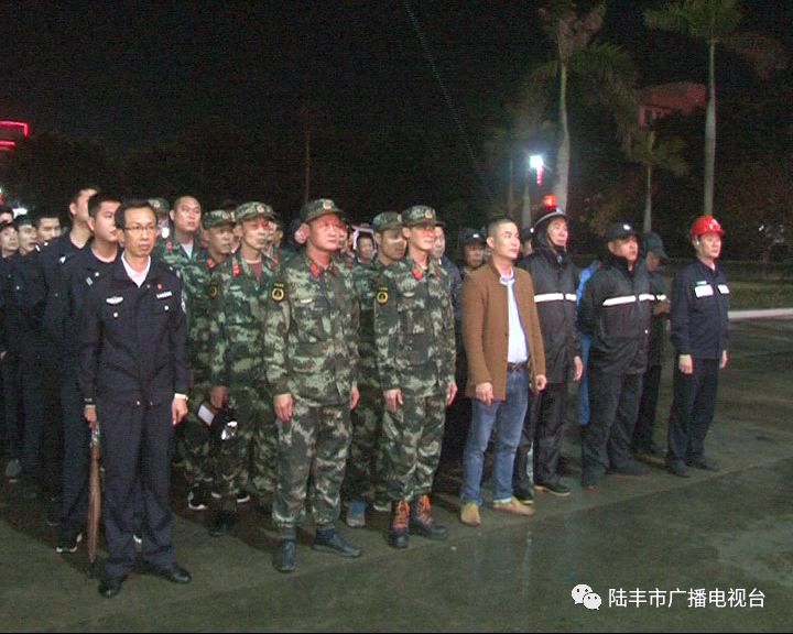 3月6日晚上,汕尾陆丰市甲子镇组织执法力量,在全镇各娱乐场所开展消防