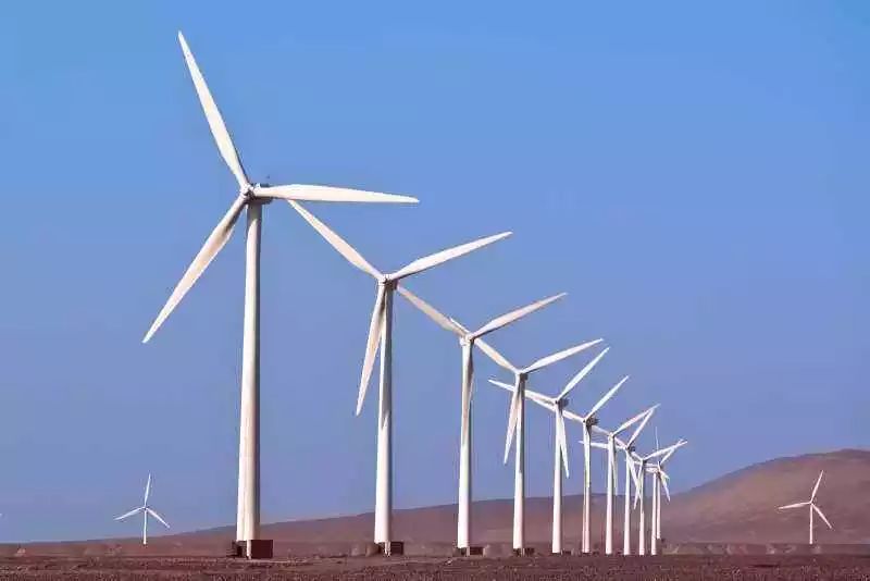风力发电机转那么慢如果风大是不是发的电就多呢