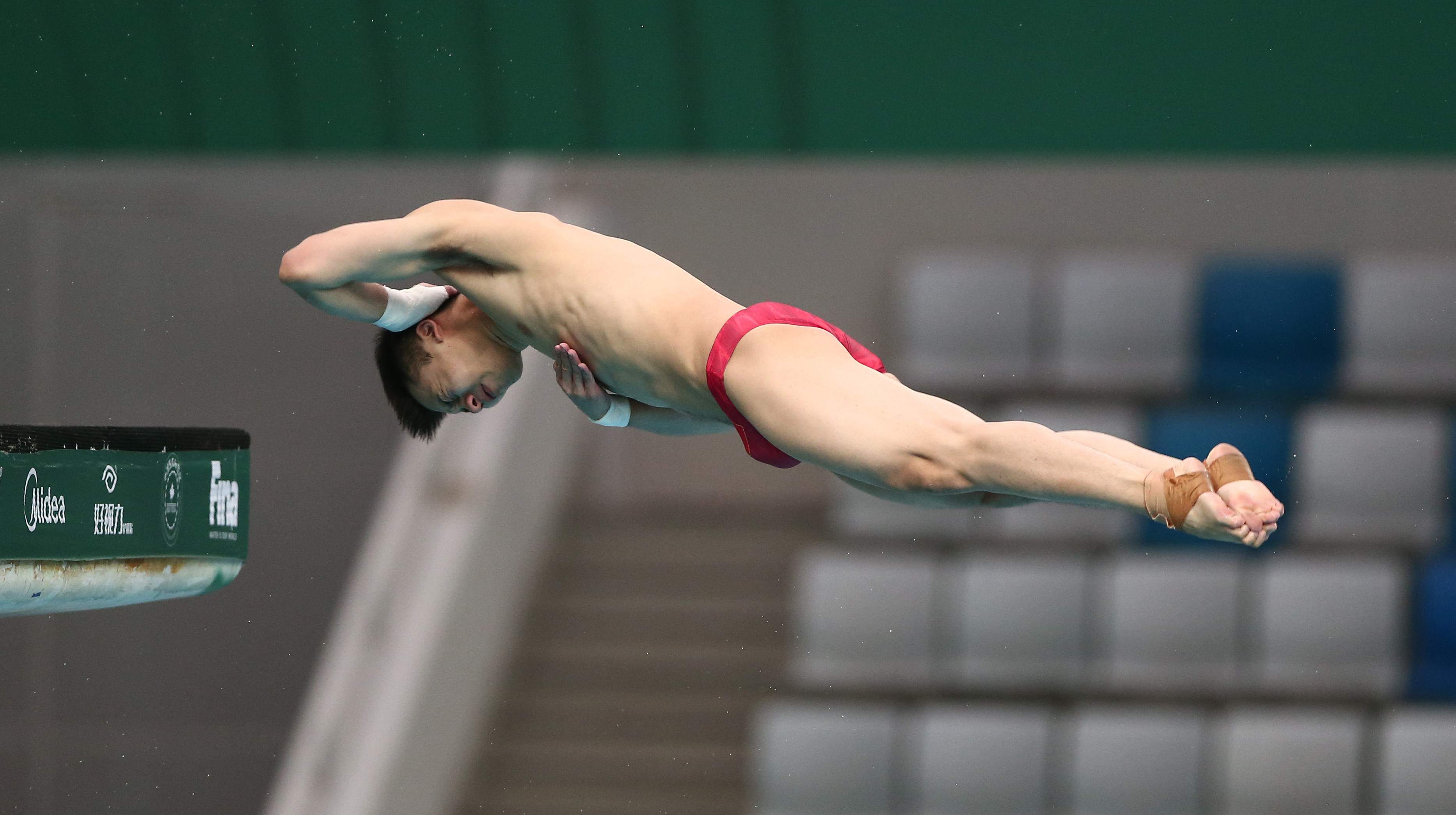 跳水国际泳联系列赛陈艾森晋级男子10米跳台决赛